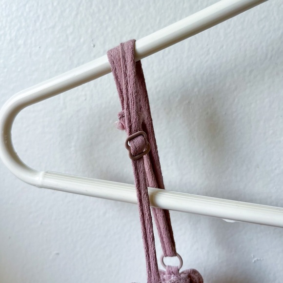 Off-The-Shoulder Flowy Top Size M - Picture 2 of 6